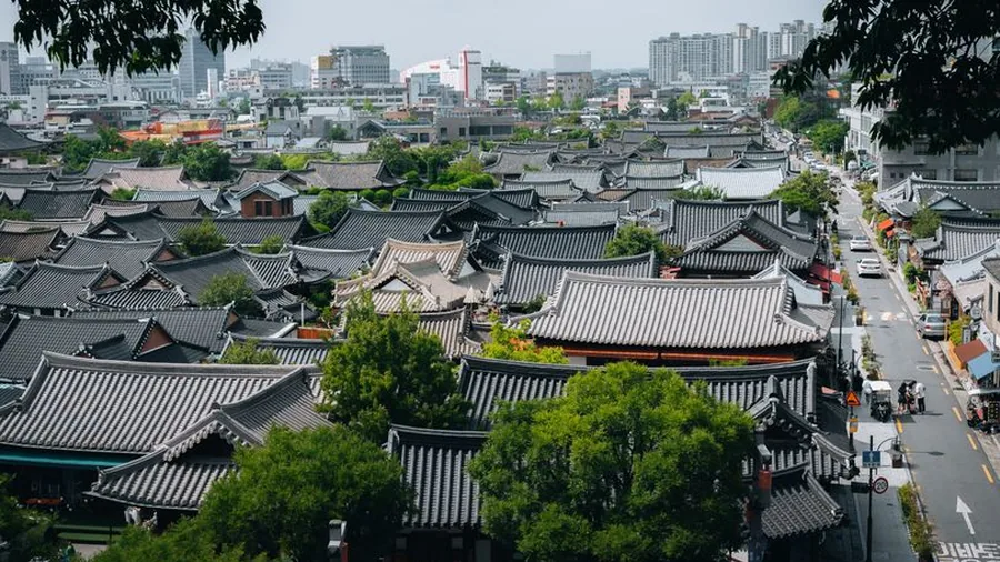 전주 한옥마을의 기와지붕
